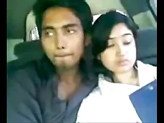Indian Boy kissing Girlfriend in railway carriage    xxxbd25.sextgem.com