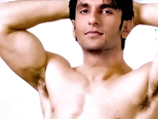 Bollywood male lead Ranveer Singh Caught without underwear